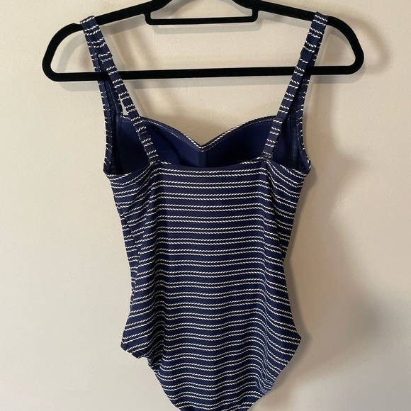 Womens Nip Tuck Multifit Cup one piece Navy Blue Swimsuit Size 6 - Picture 2 of 11